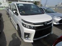 Toyota Voxy 2014