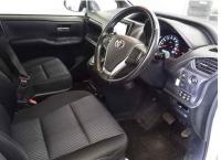Toyota Voxy 2014