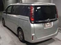 Toyota Esquire 2016
