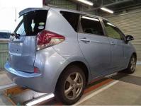 Toyota Ractis 2015