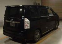 Toyota Voxy 2014