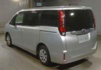 Toyota Noah 2016