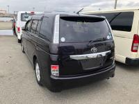 Toyota Isis 2014