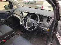 Toyota Isis 2014