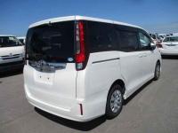 Toyota Noah 2016