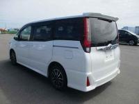 Toyota Noah 2016