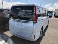 Toyota Noah 2016