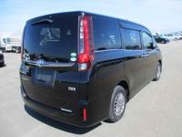 Toyota Esquire 2016
