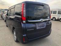 Toyota Esquire 2015