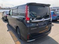 Toyota Esquire 2015
