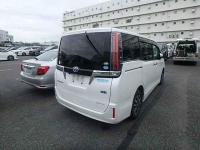 Toyota ESQUIRE HYBRID 2017