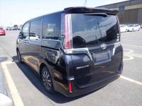 Toyota Esquire 2017