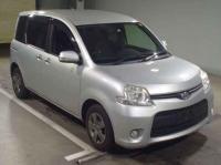 Toyota Sienta 2013