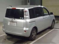 Toyota Sienta 2013