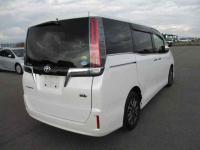 Toyota Esquire 2020