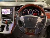Toyota Vellfire 2010