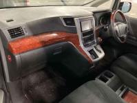 Toyota Vellfire 2010
