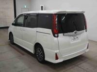 Toyota Noah 2016