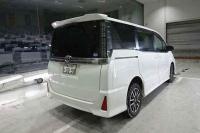 Toyota Voxy 2016