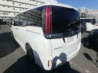 Toyota Esquire 2018