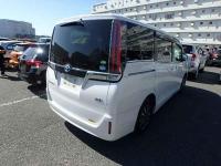 Toyota Esquire 2018