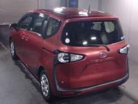 Toyota Sienta 2016