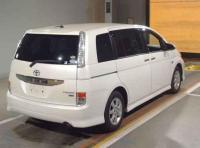 Toyota Isis 2016