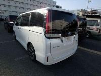 Toyota Esquire 2018