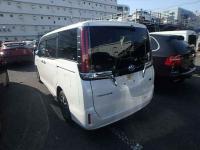 Toyota Esquire 2018