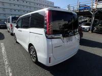 Toyota Esquire 2018