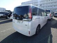 Toyota Esquire 2018