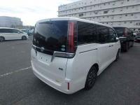 Toyota Esquire 2018