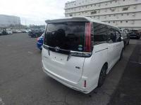 Toyota Esquire 2019