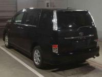 Toyota Isis 2016