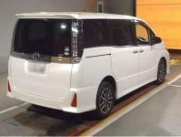 Toyota Voxy 2016