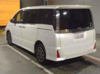 Toyota Voxy 2016