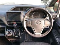 Toyota Voxy 2016