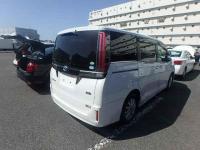 Toyota Esquire 2019