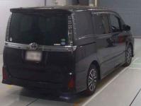 Toyota Voxy 2016