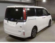Toyota Esquire 2018