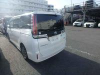 Toyota Esquire 2018