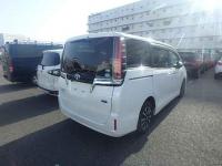 Toyota Esquire 2018