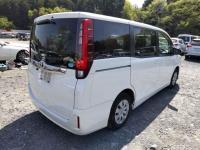 Toyota Noah 2016