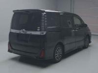 Toyota Voxy 2016