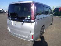 Toyota Esquire 2019