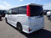 Toyota Voxy 2016