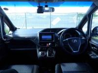 Toyota Voxy 2015