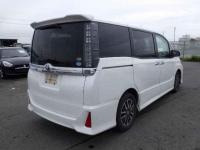 Toyota Voxy 2016