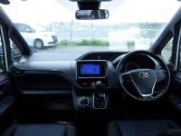 Toyota Voxy 2016