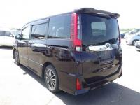 Toyota Noah 2015